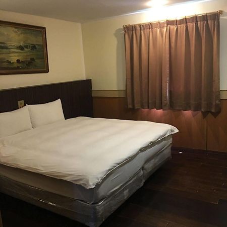 Galaxy Hotel Чжунлі Екстер'єр фото