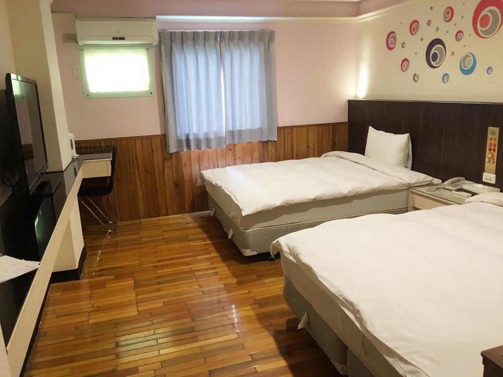 Galaxy Hotel Чжунлі Екстер'єр фото