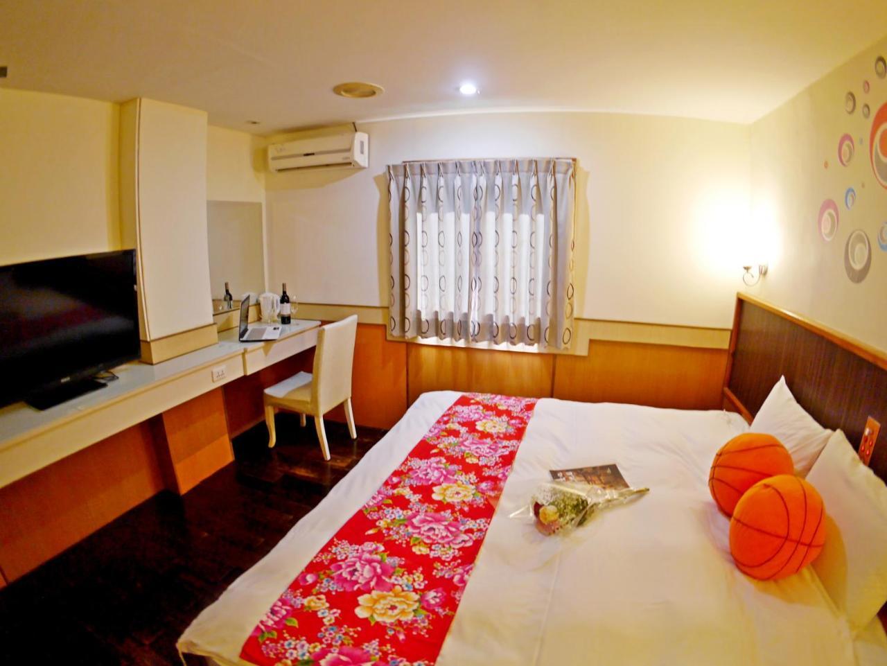 Galaxy Hotel Чжунлі Екстер'єр фото