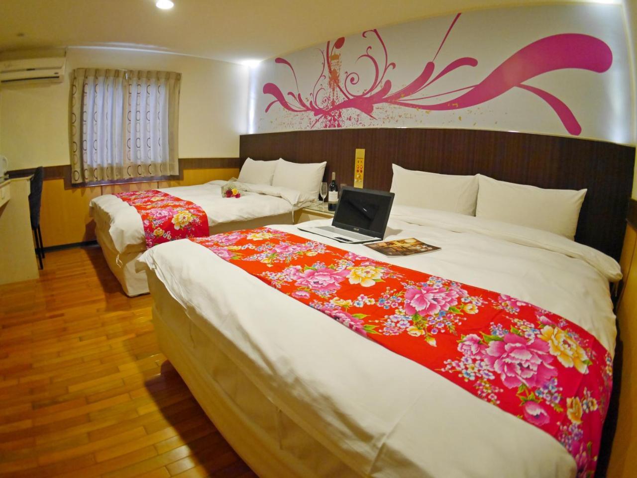 Galaxy Hotel Чжунлі Екстер'єр фото